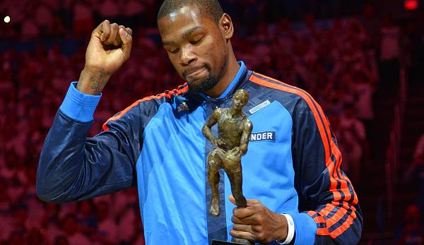 Kevin Durant holte seinen einzigen MVP-Award 2014 im Jersey der Oklahoma City Thunder.