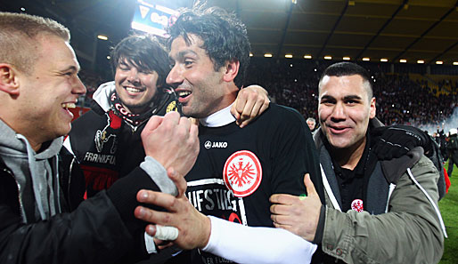 Im Sommer 2012 stieg die Eintracht mit Nikolov im Tor direkt wieder auf. Die Freude, nicht nur bei den Fans, kannte kein Halten mehr