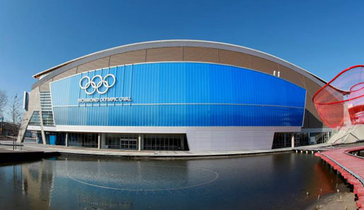 Im Olympic Oval in Richmond (südlich von Vancouver) gehen die Eisschnellläufer an den Start. Das Stadion hat eine Kapazität von 8.000 Zuschauern