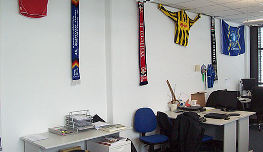 In den Büros hängen Fanartikel unterschiedlichster Couleur. Irgendjemand bei "Opta" muss also Fan des holländischen Teams Willem II Tilburg sein...
