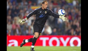 2002 wechselte er zum FC Villareal. Dort erreichte er 2004/05 die Champions League und erhielt den Spitznamen "Elfmeterkiller"