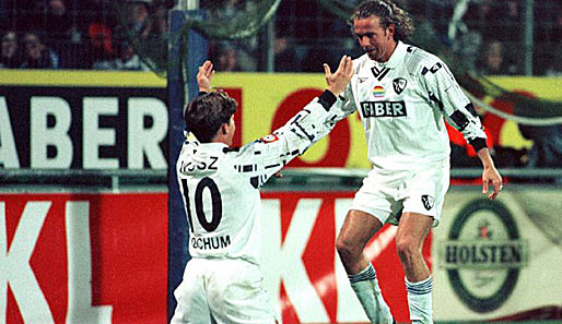 Közle jubelt zusammen mit Dariusz Wosz - mit dem VfL kickte er in der Saison 1997/98 im UEFA-Cup