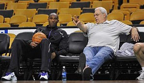 Auch Kobe Bryant zählte zu den Schützlingen von Jackson. Gemeinsam gewannen sie fünf NBA-Meisterschaften mit den Los Angeles Lakers