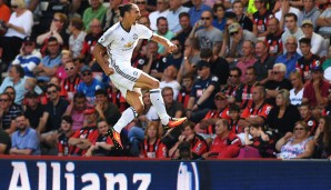 Erstes Spiel, erster Treffer! Zlatan trifft somit beim Debüt in England, Frankreich, Spanien und Italien