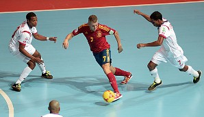 Futsal, das ist ein schnelles, kreatives Spiel auf engem Raum. Diese Fußballer haben vor ihrer Karriere in der Halle gekickt