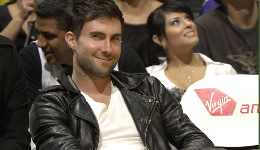 Adam Levine, Sänger von Maroon 5, besuchte ein NBA-Spiel. Wo? Natürlich bei den Lakers