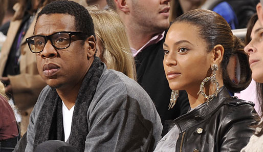 Wer sich schon mal überlegt hat, wie man Beyonce Knowles rumkriegt: 1. Steve Urkel die Brille klauen. 2. Teilhaber eines NBA-Klub sein. 3. Rappen können