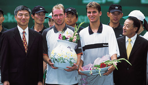 Einen von insgesamt 4 Turniersiegen holte Rainer Schüttler 2001 in Shanghai. Final-Gegner war der Schweizer Michel Kratochvil