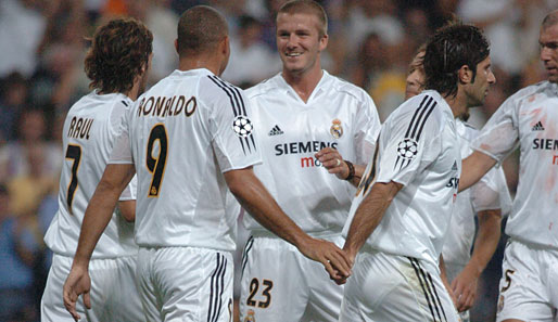 Ein Ausschnitt des königlichen Star-Ensembles um Raul (l.) in der Saison 2004/2005: Ronaldo, David Beckham, Luis Figo und Zinedine Zidane (v.l.)