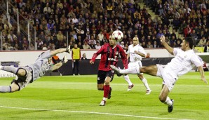 15.09.2004, 0:3 gegen Leverkusen: In der Gruppenphase der Champions League wurde Real von Berbatov und Co. unsanft wieder nach Hause geschickt. Das Star-Ensemble um Luis Figo, Ronaldo und Zidane wird ungern an diesen Abend zurückdenken