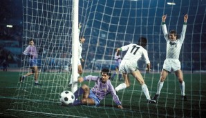 27.11.1985, 1:5 in Mönchengladbach: Im Achtelfinal-Hinspiel lassen Ewald Lienen (Nr. 11) und seine Borussia den Madrilenen nicht den Hauch einer Chance. Im Rückspiel revanchieren sich die Könglichen mit einem 4:0