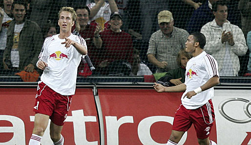 In der österreichischen Liga ist Marc Janko (l.) fürs Toreschießen bei Red Bull Salzburg zuständig