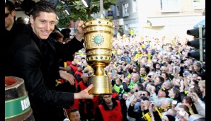 Die nächste Parade in Dortmund, diesmal mit zwei Pokalen