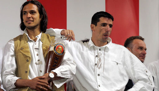 Seine erste Station in Europa: Roque Santa Cruz (l.) mit Roy Makaay bei der Meisterschaftsfeier des FC Bayern 2005
