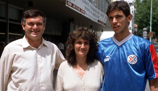 Roque Santa Cruz beim Copa America 1999 mit seinen Eltern
