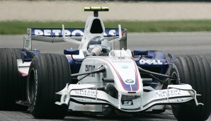Nächster Karriereschritt war Vettels erster Renneinsatz in den USA 2007. Er sprang für Robert Kubica nach dessen Horrorcrash in Montreal ein - und holte gleich einen WM-Punkt