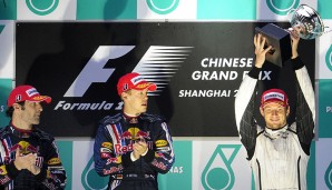 Immerhin konnte Vettel in Abu Dhabi einen Sieg zum Abschluss feiern. Da fiel die Gratulation an Weltmeister Jenson Button schon deutlich leichter