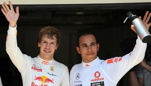 Genau ein Jahr später war es Vettel, den die anderen umarmten. Diesmal war er Weltmeister. Erster Gratulant: Lewis Hamilton