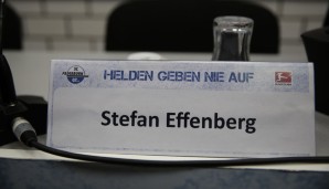 14. Oktober 2015: Einen Tag nach der Verkündung der Verpflichtung tritt Effenberg sein Engagement beim SCP an