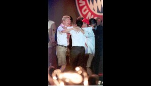 Mit den Bayern wurde Effe endlich auch mal Meister. Als Kapitän und Führungsspieler reckte er die Schale 1999, 2000 und 2001 in die Höhe