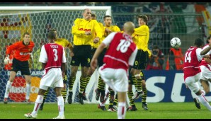In der Champions League sollte es für Henry und die Gunners ebenfalls nicht so recht laufen. Auch wenn er hier 2002 gegen Dortmund trifft