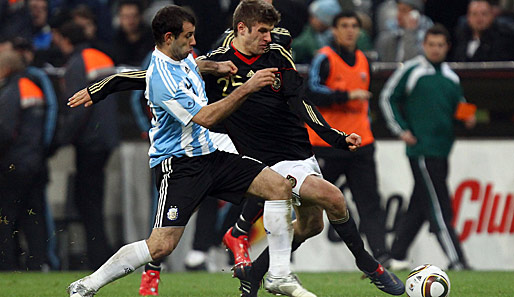 Am 3. März 2010, nur drei Monate vor der Weltmeisterschaft, debütierte der Shootingstar im deutschen Nationalteam gegen Argentinien (0:1)