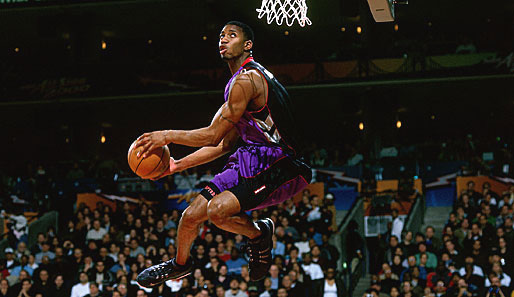Deutlich an Popularität gewann Toronto durch die Verpflichtung von Tracy McGrady 1997. Der spektakuläre Flügelspieler war damals mit 18 Jahren der jüngste Spieler in der NBA