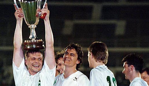 Borowkas größter Erfolg: Mit Werder gewinnt er 1992 in Lissabon nach einem 2:0 gegen den AS Monaco den Pokal der Pokalsieger