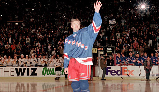 1999 war dann Schluss. Gretzky verabschiedete sich nach seinem letzten Spiel für die Rangers im Madison Square Garden von seinen Fans