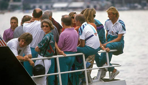 Nach dem Holland-Spiel gab Trainer Franz Beckenbauer einen Tag frei. Brehme: "Das tat gut, einfach mal raus." Zum Beispiel auf den Comer See...