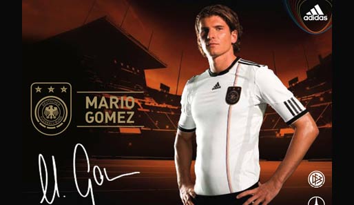 NUMMER 23: Mario Gomez, 24 Jahre, Bayern München, 33 Länderspiele, 12 Tore (Stand: 1. Juni 2010)