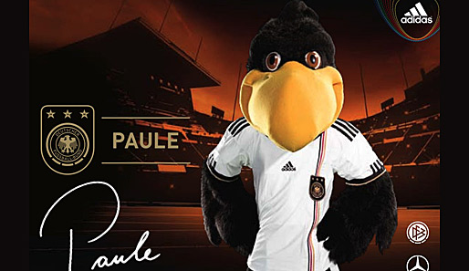 MASKOTTCHEN: Paule ist offizieller Glücksbringer der DFB-Elf und bei jedem Spiel im Stadion