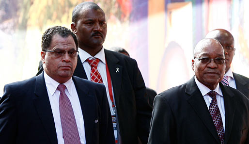 Die südafrikanischen Granden: Staatspräsident Jacob Zuma (r.) und WM-Chef-Organisator Danny Jordaan