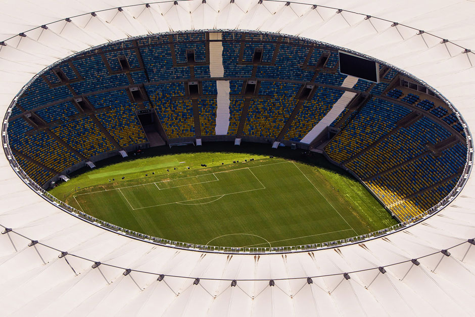 Estadio do Maracana (Rio de Janeiro); Fassungsvermögen: 78.639; Spiele: 4 Gruppenspiele, 1 Achtelfinale, 1 Viertelfinale, Finale; Baumaßnahmen: Umbau (Umwandlung in ein reines Fußballstadion, neues Dach, neue Tribünen)
