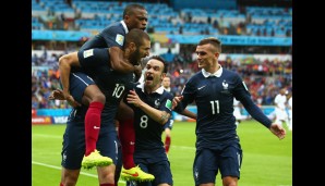 Frankreich - Honduras 3:0: Auch ohne König Franck startet die Equipe Tricolore furios ins Turnier. Überragender Mann auf dem Platz: Doppelpacker Karim Benzema