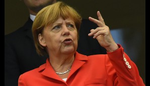 Auch Merkel hat es inzwischen erkannt und zeigt an: Die Echte Dreizehn machts