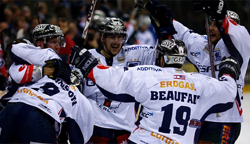 Die Berliner Eisbären feierten die vierte Meisterschaft in den letzten fünf Jahren