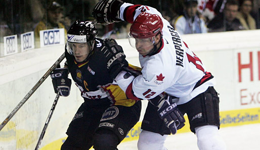 Jochen Hecht (l.) machte 1998 für St. Louis sein erstes Spiel in der NHL