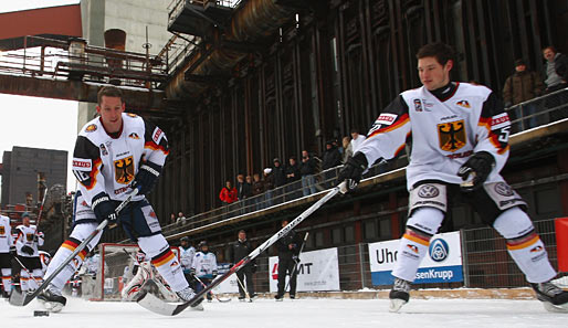 Das DEB-Team macht im Ruhrgebiet Werbung für die Eishockey-WM 2010