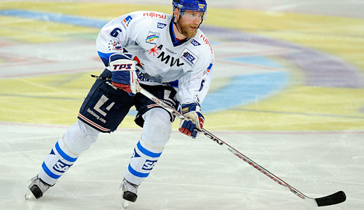 Der deutsch-kanadische Defensivspieler Sven Butenschön machte 144 Spiele in der NHL