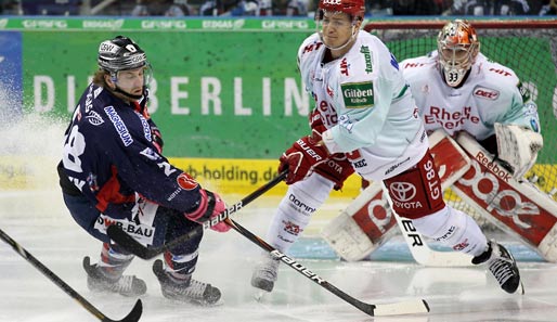 NHL-Superstar Giroux (l.) traf für die Eisbären - dennoch unterlag sein Team gegen Köln