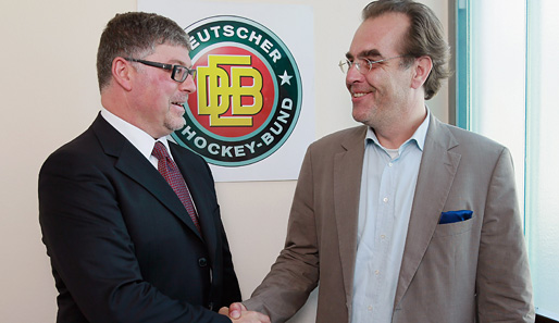 DEB-Präsident Uwe Harnos (r.) mit Bundestrainer Pat Cortina