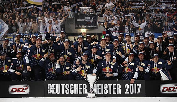 Red Bull München feiert den Meistertitel in der DEL 2016/2017