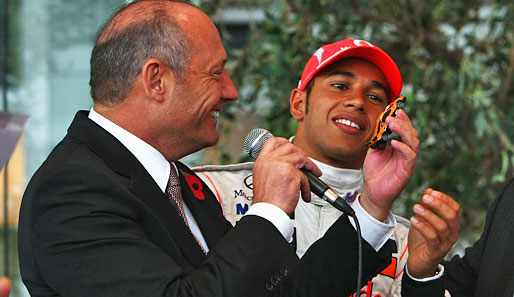 Ron Dennis (l.) fördert Lewis Hamilton schon seit zehn Jahren