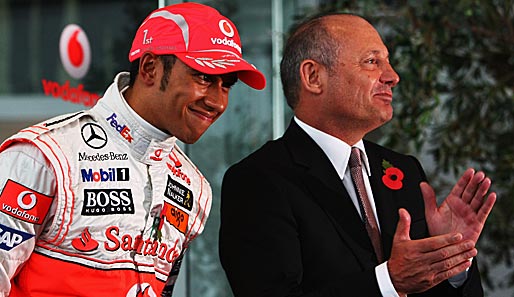 McLaren-Mercedes Teamchef Ron Dennis und sein Schützling Lewis Hamilton