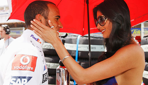 Streicheleinheiten von Nicole Scherzinger für Lewis Hamilton vor dem Spanien-GP
