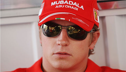 Auf Asphalt läuft es für Kimi Räikkönen nicht gut, also versucht er sich auf Sand und Schotter