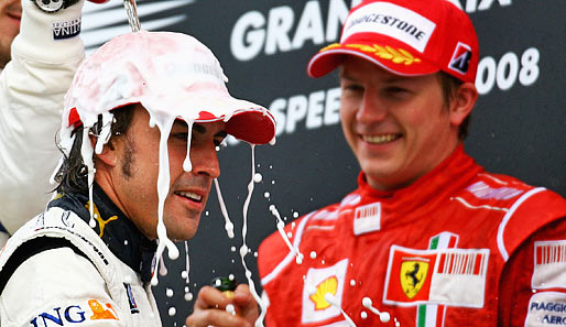 Fernando Alonso (l.) kämpfte 2007 gegen Kimi Räikkönen um den WM-Titel