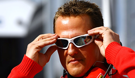 Michael Schumacher feiert aufgrund der Verletzung von Felipe Massa seine Rückkehr