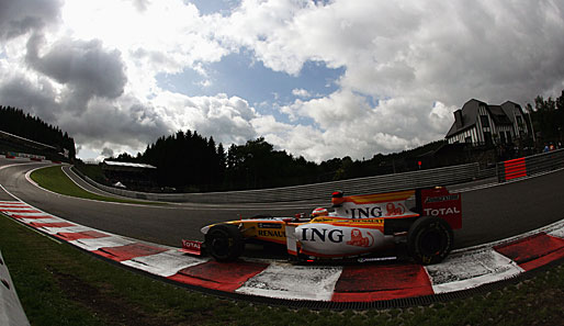 Renault stehen schwere Zeiten bevor. Spitzenfahrer Fernando Alonso könnte das Team verlassen